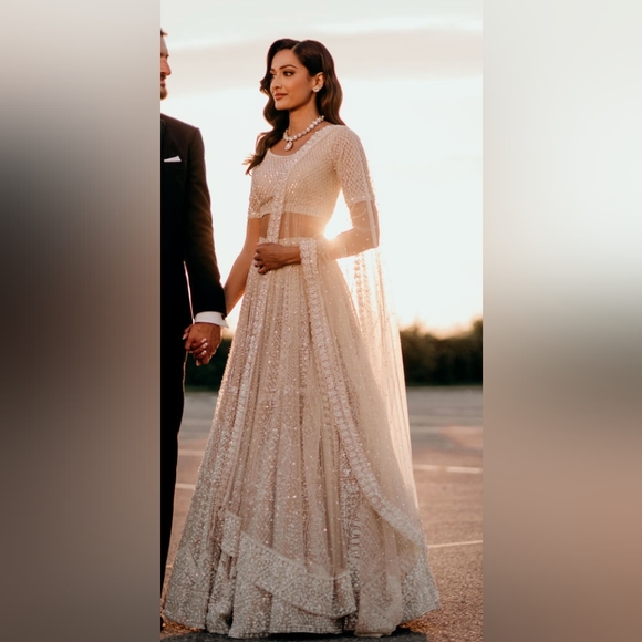 Seema Gujral reception lengha - Picture 2 of 3